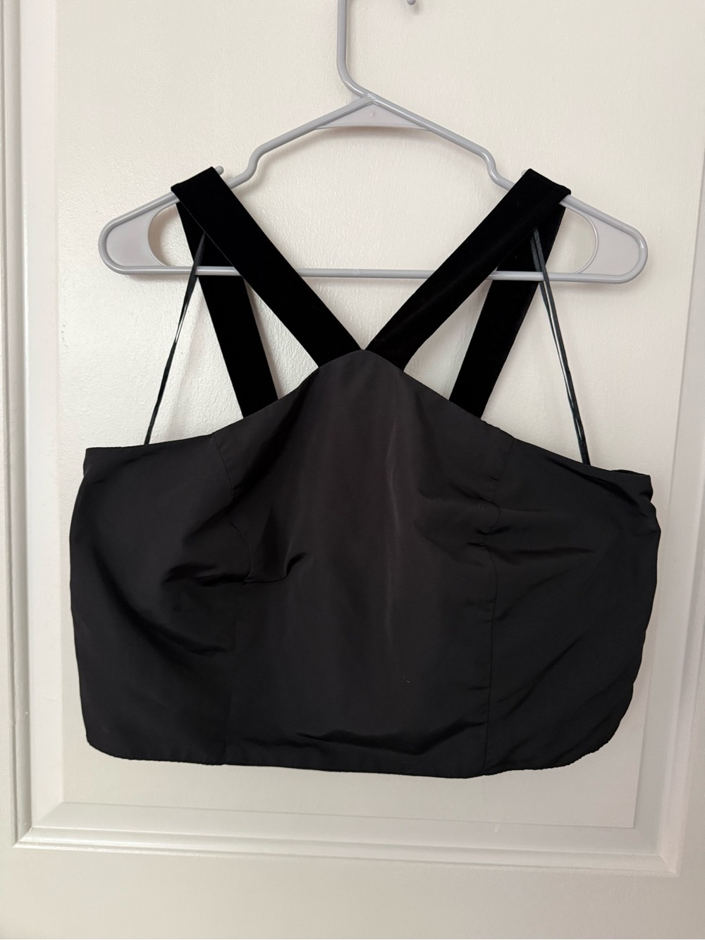 Old Navy black crop top with velvet accents size 2X